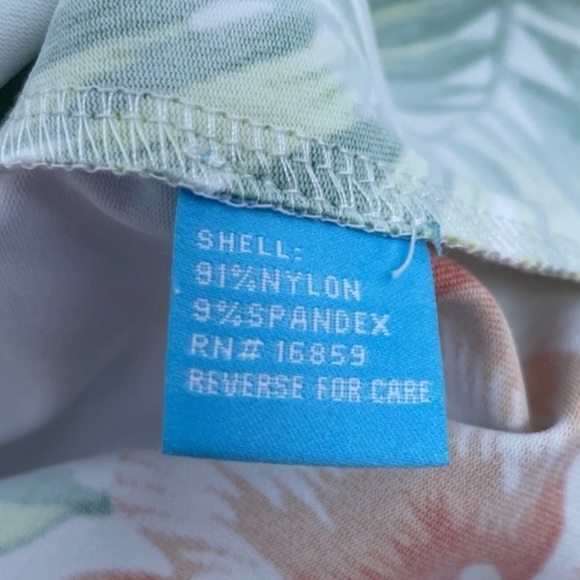 J. MCLAUGHLIN Smooth Stretch Tropical Hibiscus Floral Top - Picture 4 of 4